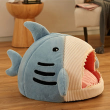 Lade das Bild in den Galerie-Viewer, Shark Pet Bed
