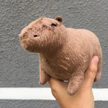 Lade das Bild in den Galerie-Viewer, Capybara Plush Toy
