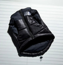 Lade das Bild in den Galerie-Viewer, Windproof and Waterproof Jacket
