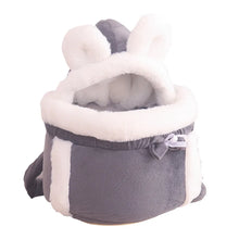 Lade das Bild in den Galerie-Viewer, Plush Winter Carrier Backpack for Small Pets
